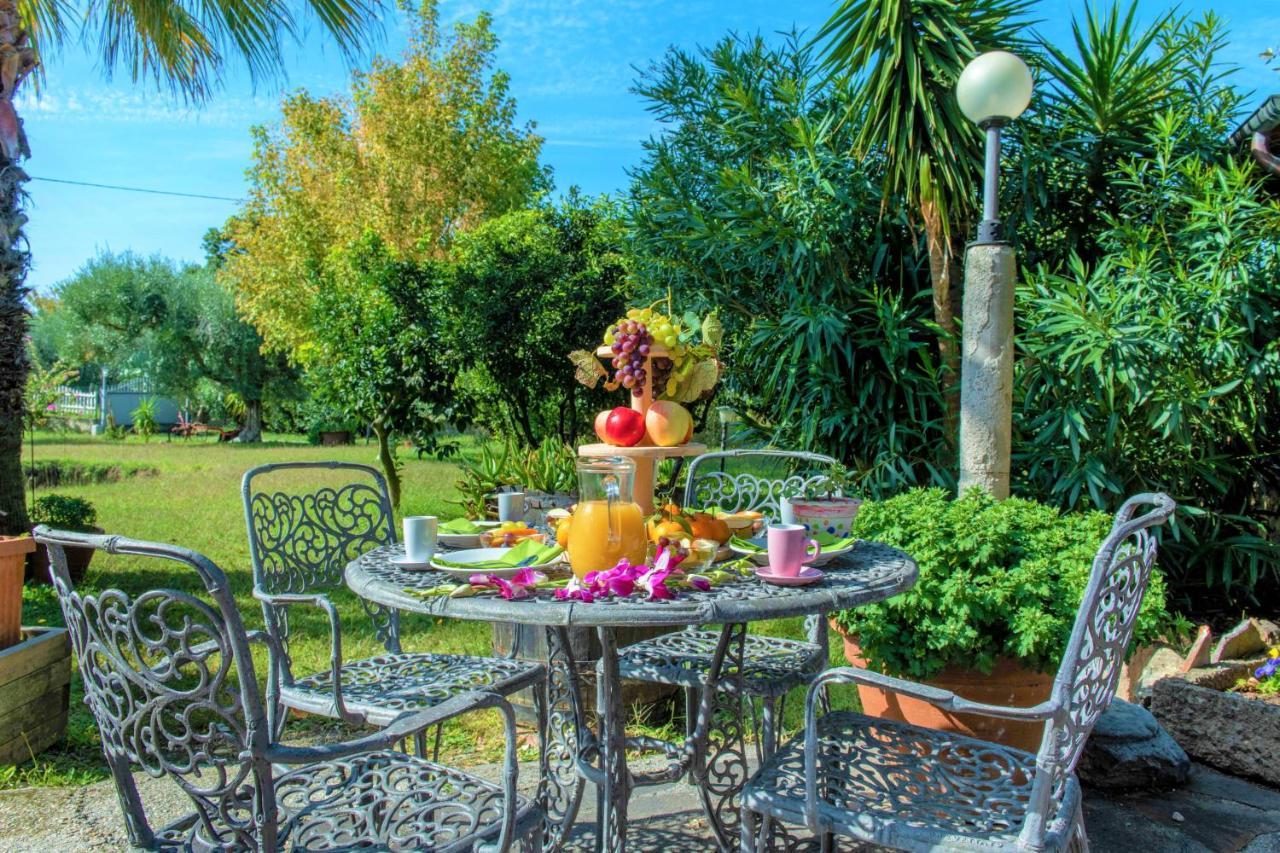 Hostly - Country House Donoratico - Only For Families Extérieur photo